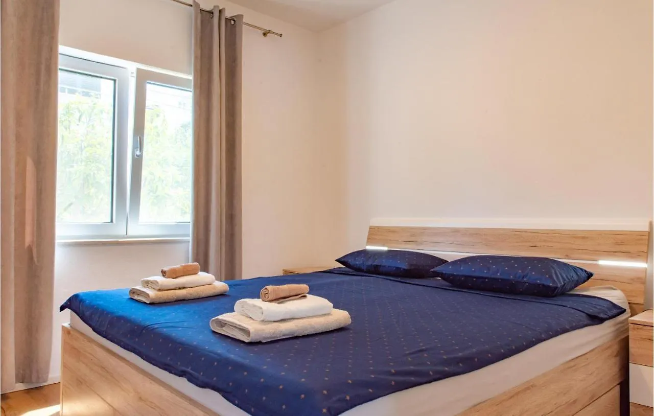 度假居 Stunning Home In Okrug Gornji With Jacuzzi, Wifi And 2 Bedrooms 特罗吉尔